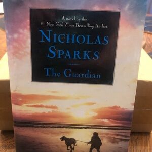 📚 2 for $10 📚 
Nicholas Sparks 'The Guardian' Book